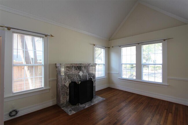 Foto del edificio - 3127 Rice Boulevard