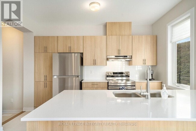 Building Photo - 684 Expansion Rd