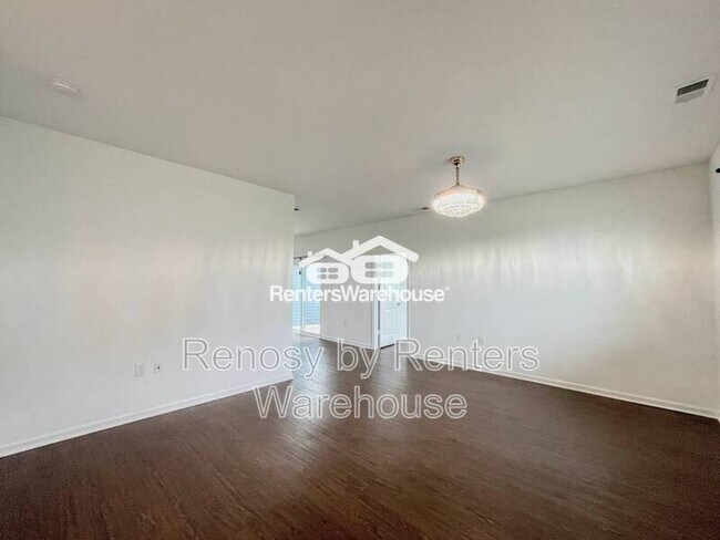 Foto del edificio - 1713 Dresdon Ln