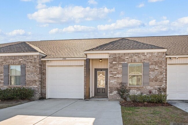 Building Photo - 17455 Berkshire Dr