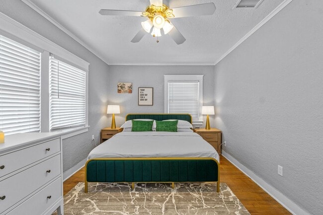 Foto del edificio - 2452 Union St