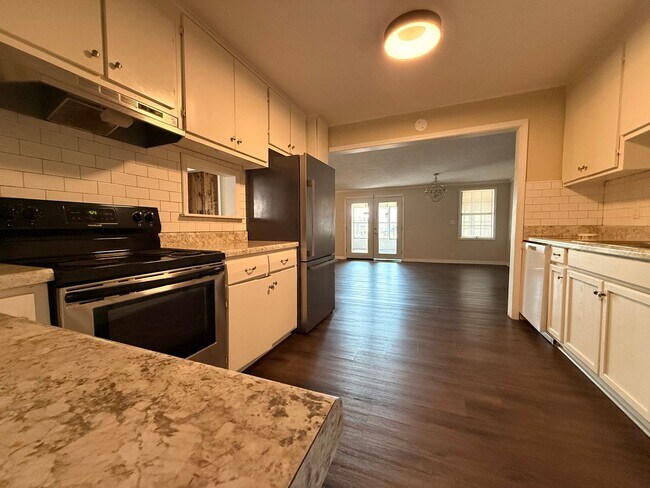 Foto del edificio - Beautiful 3 bedroom 2 bath home