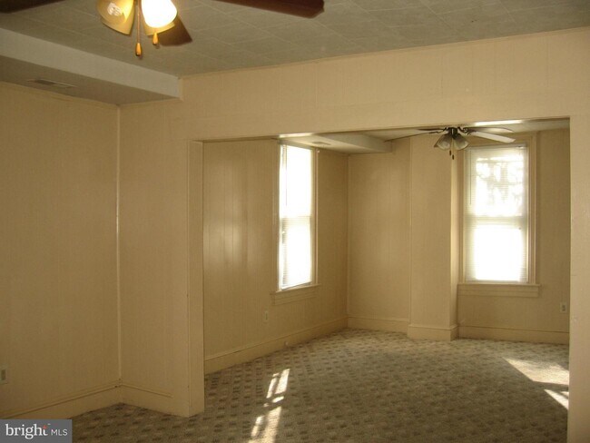 Building Photo - 525 N 3rd St