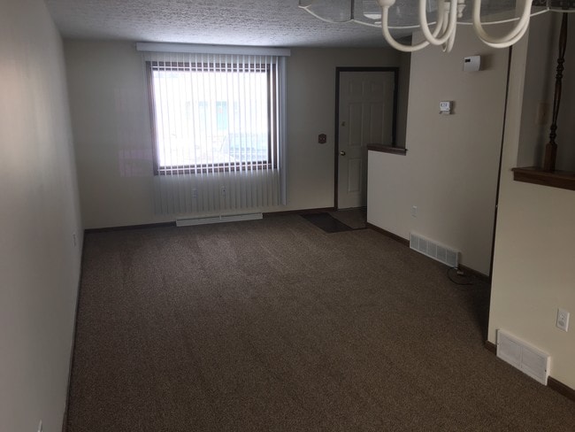 Building Photo - 762 Southwood Dr SW