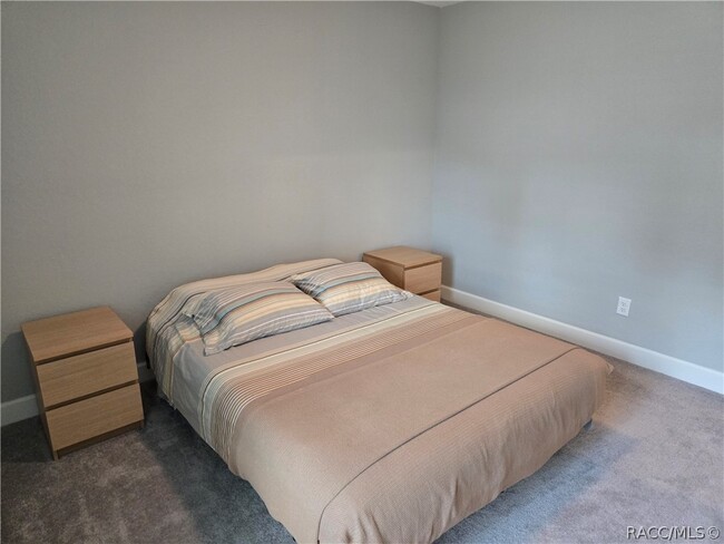 Building Photo - 13 Whitewood Ct