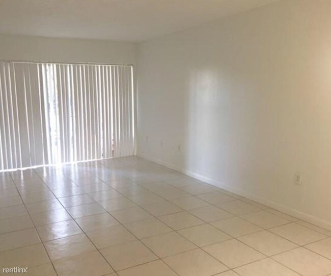 Foto del edificio - 9367 Fontainebleau Blvd