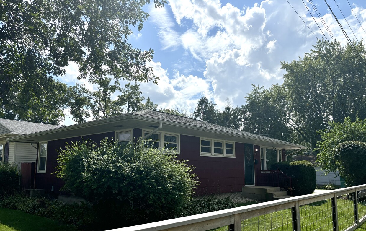 Primary Photo - 3329 Webb Ave