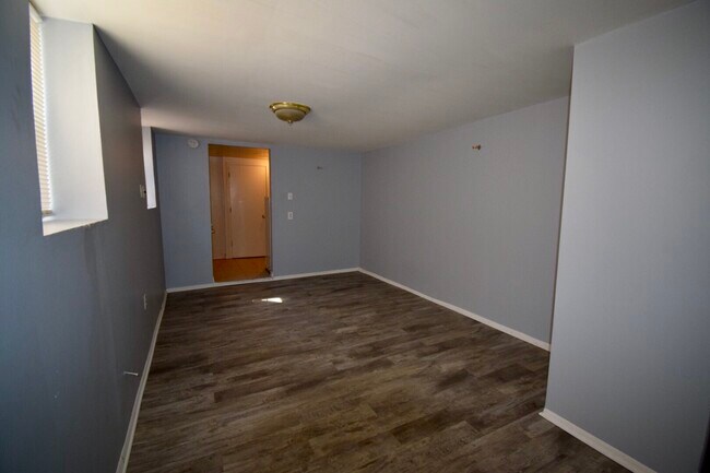 Building Photo - 3419 Dewey Ave