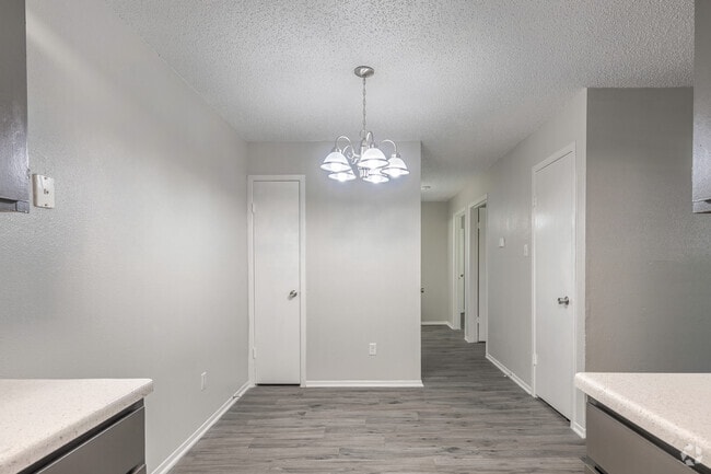 2BR, 1BA - 929SF - Trails on Treadway Apartments - NEW