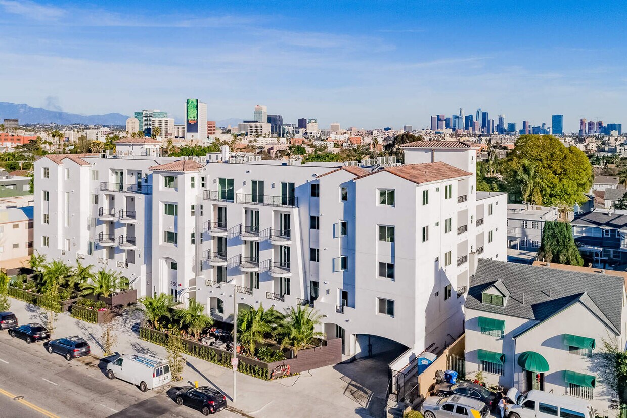 Windsor Square Villas Apartments in Los Angeles, CA Westside Rentals