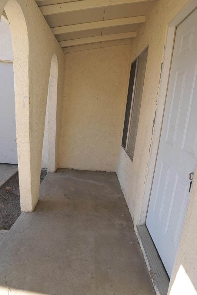 Foto del edificio - 52601 Avenida Navarro