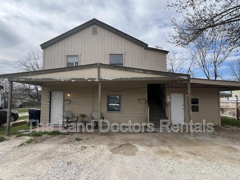 821 N Highland Ave Unit Apt B, Ada, OK 74820 Condo for Rent in Ada, OK