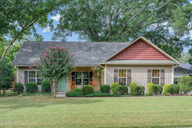 Building Photo - Charming Updated Ranch in Downtown Clayton...