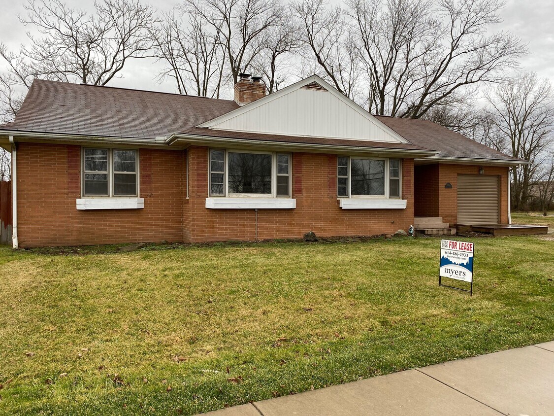 10871 Hebron Rd, Buckeye Lake, OH 43008 House Rental in Buckeye Lake