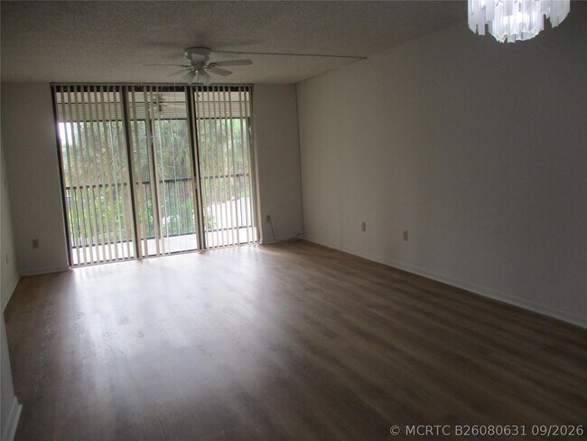 Foto del edificio - 2900 NW 42nd Ave