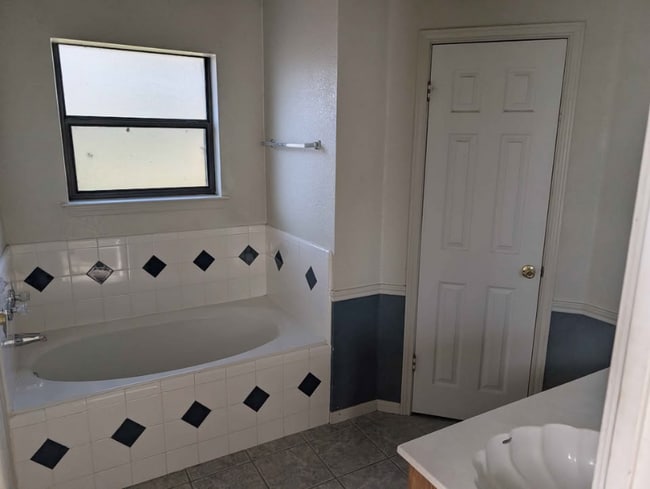 Building Photo - 1506 Margaret Lee St