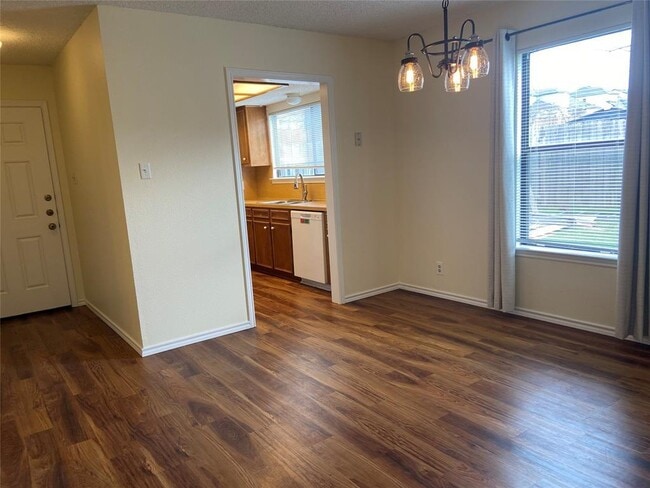 Building Photo - 12800 Old San Antonio Rd