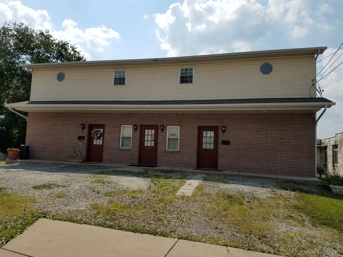 331 Cavitt Ave, Trafford, PA 15085 Apartments in Trafford, PA