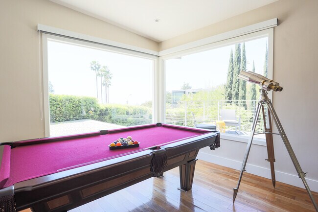 Game of pool Anyone? - 1868 N Doheny Dr