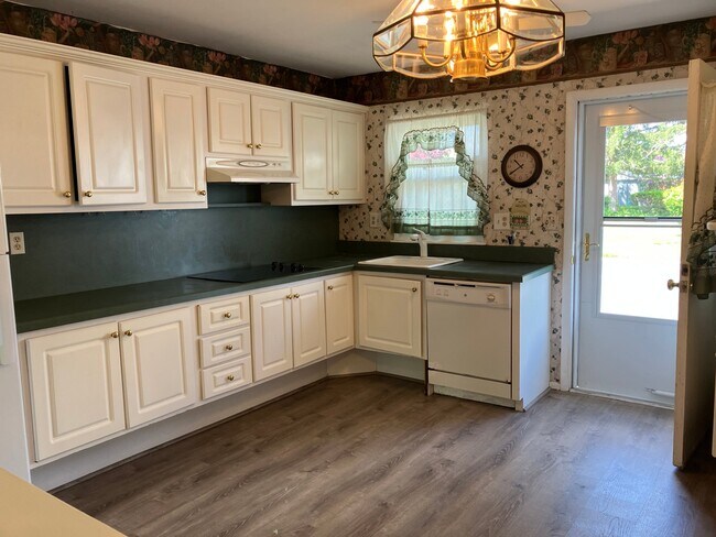 Foto del edificio - 335A Canterbury Ct
