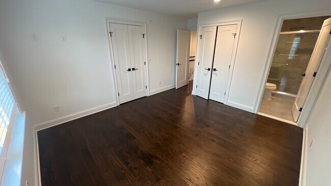 Guest Room with Full Bath - 4 Madison St