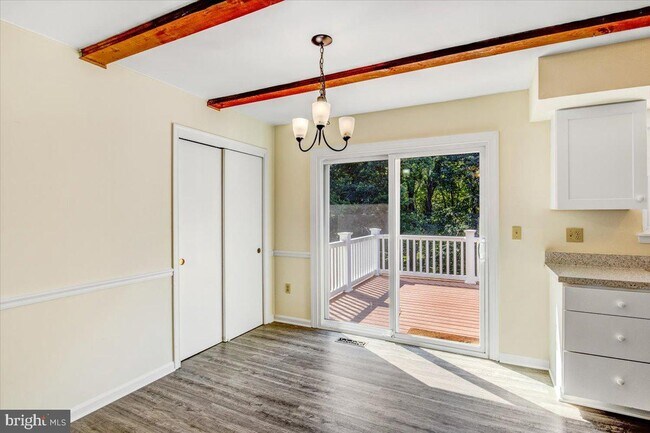 Foto del edificio - 340 Sun Park Ln