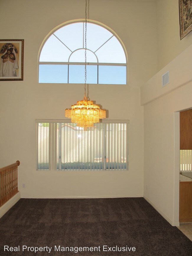 Foto del edificio - 7520 Enchanted Hills Ct