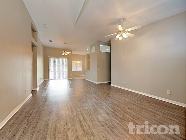 Foto del edificio - 11723 Grove Arcade Dr