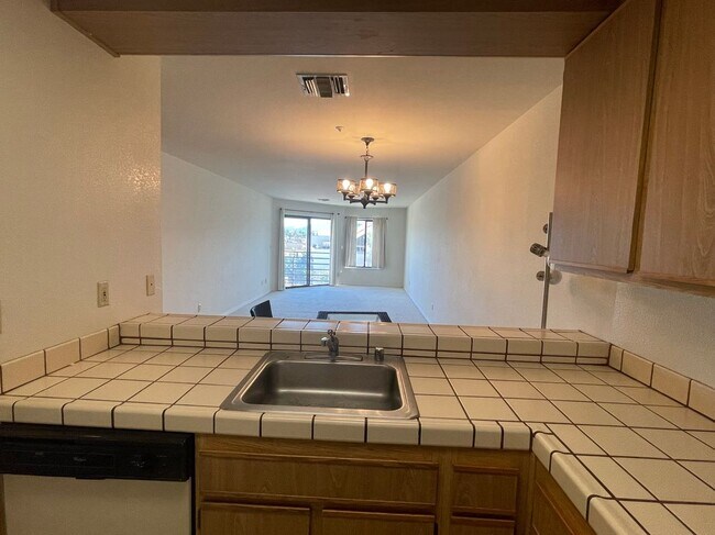 Foto del edificio - 1201 Alta Vista Ct
