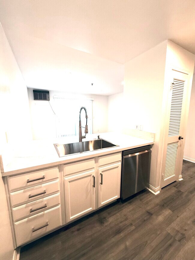 Foto del edificio - 1347 23rd St