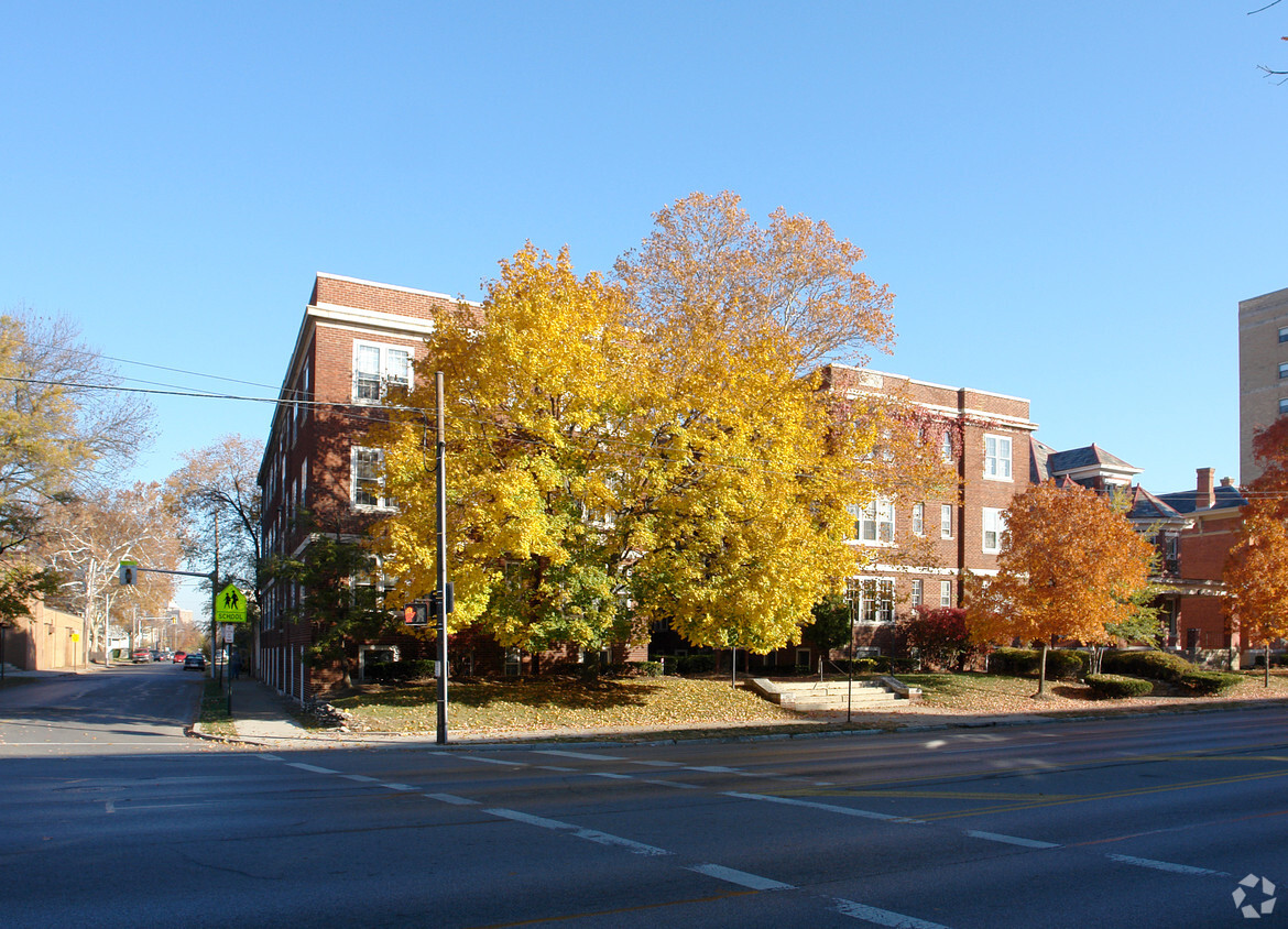 Foto del edificio - Broadmoor