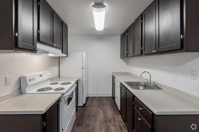 2BR, 1BA - Vintage Faire Apartments