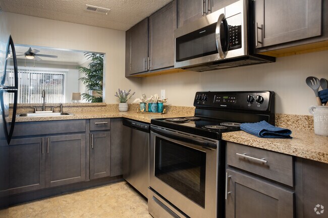 2HAB, 1.5BA - 1,200 ft² - Laurel Grove Townhomes
