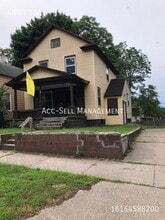 Building Photo - 618 Adams St SE Building Photo - 618 Adams St SE