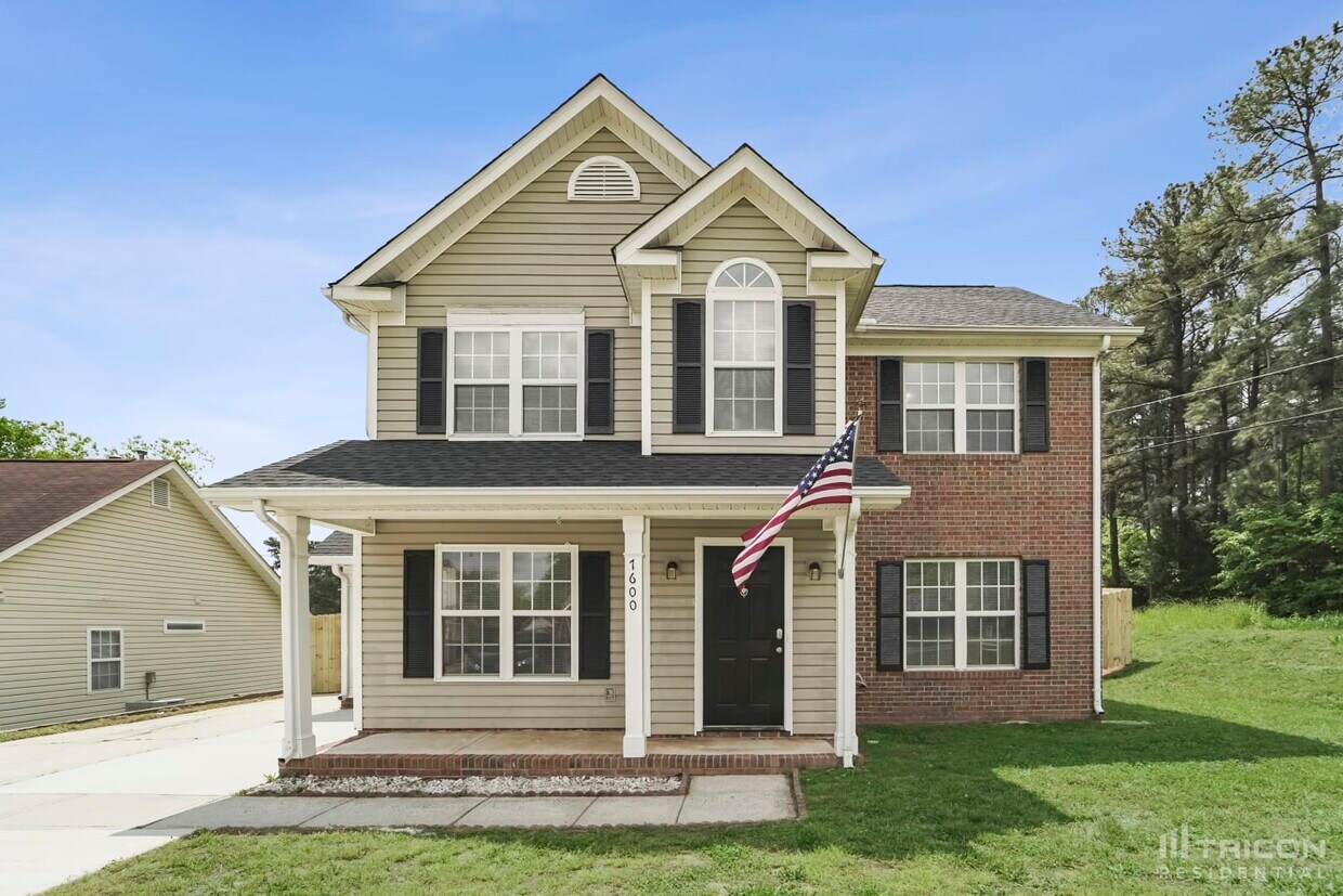 Primary Photo - 7600 Gillman Ct