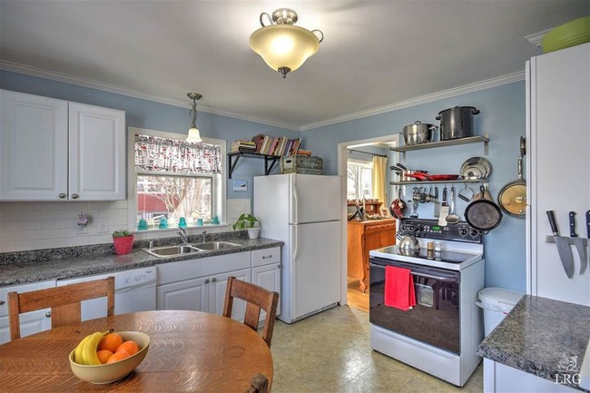 Building Photo - 4116 Hegg Ave