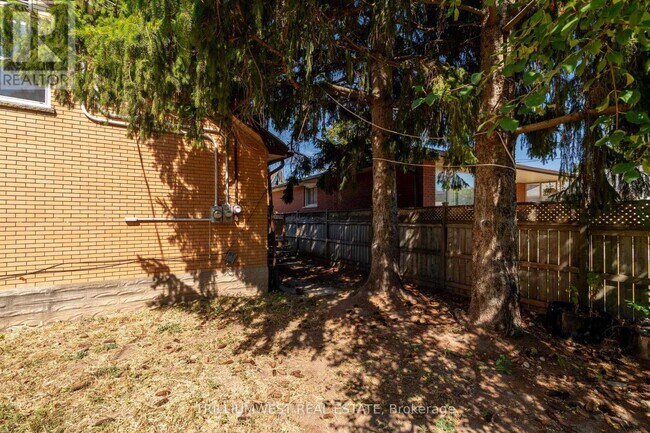 Photo du bâtiment - 301 Franklin St N