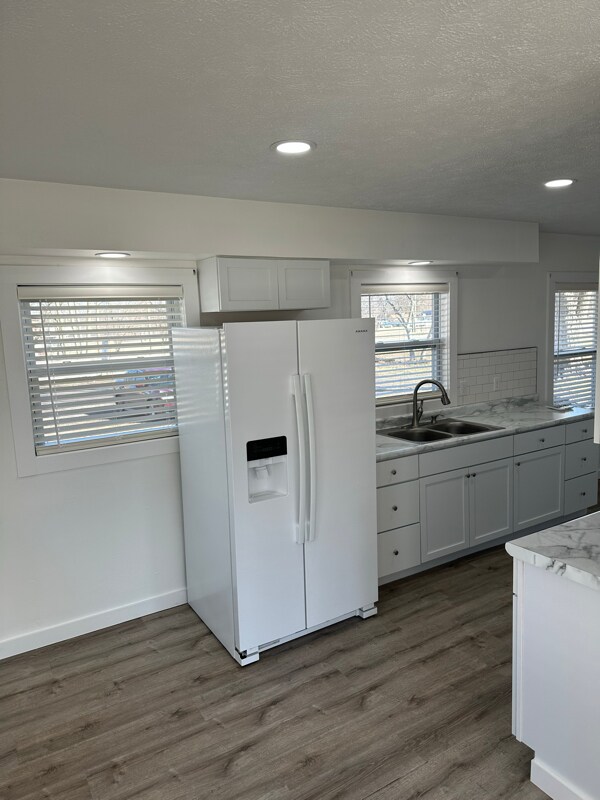 Foto del edificio - 4233 E 38th St