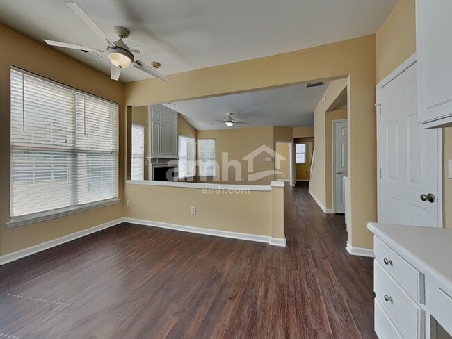 Foto del edificio - 1432 Cantwell Ct