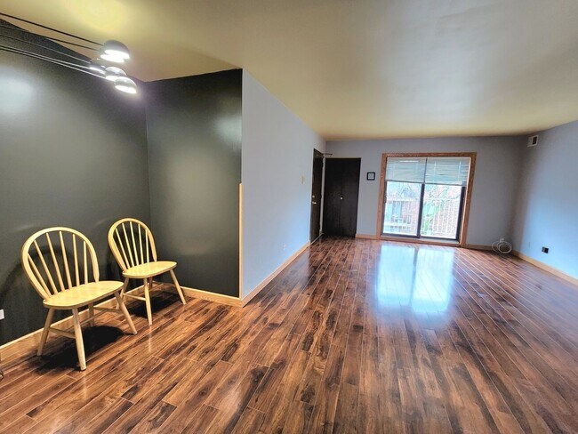 Foto del edificio - 5406 Chateau Dr