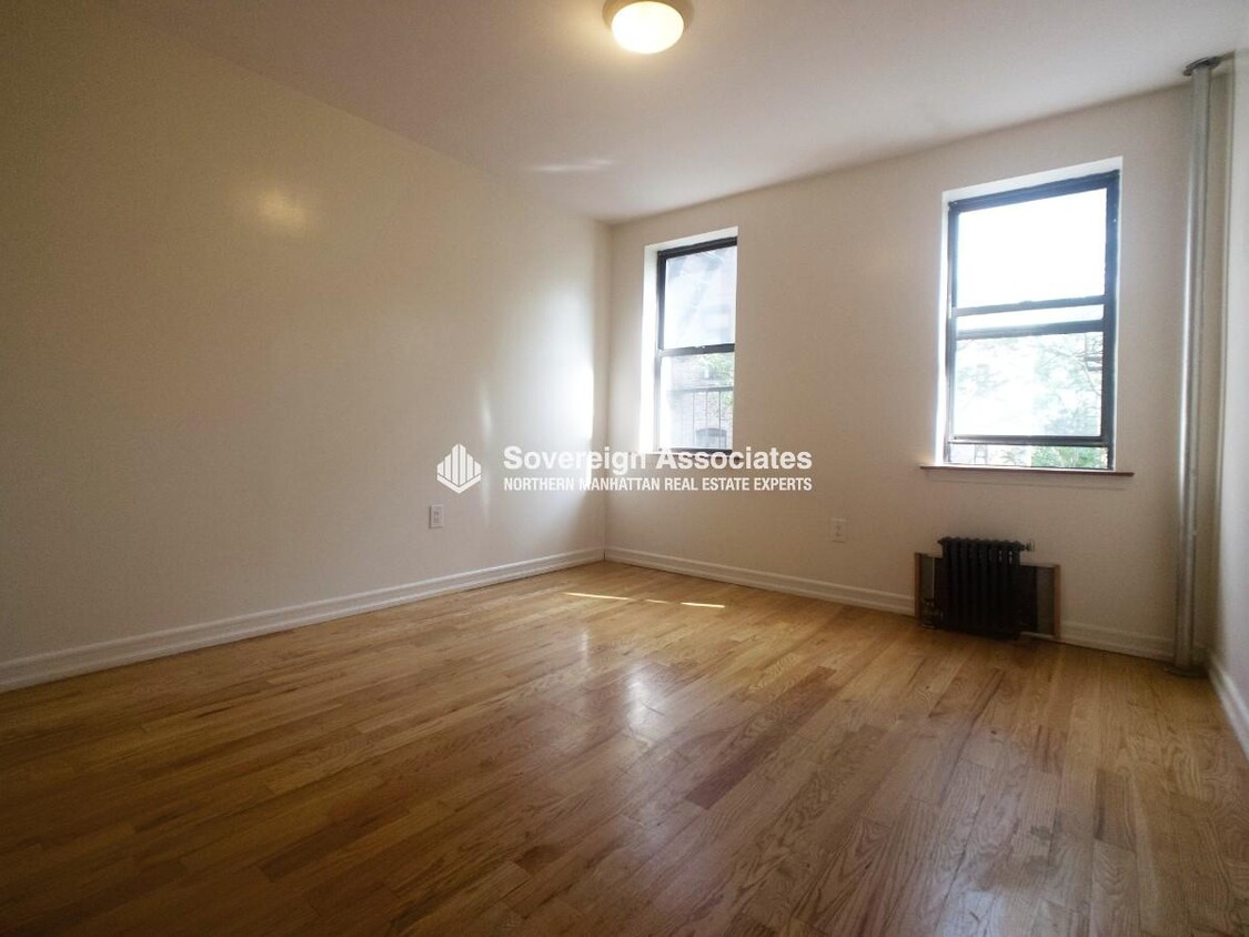 Foto principal - 715 West 172nd Street