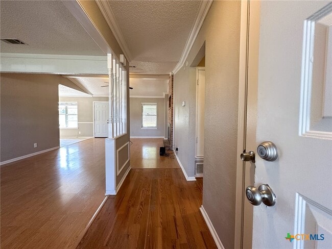 Building Photo - 1608 Becker Dr