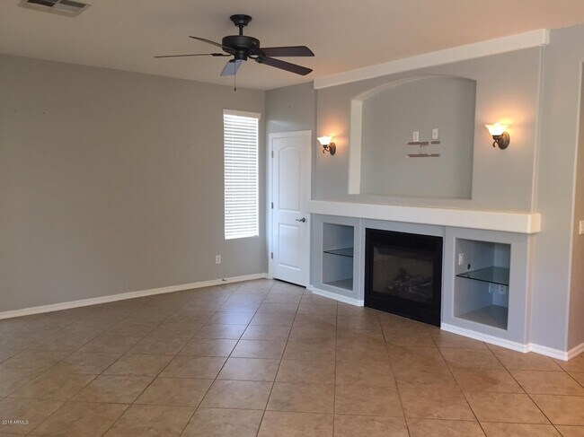 Foto del edificio - 15194 N 145th Ln