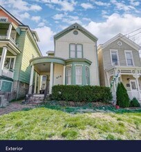 Building Photo - 418 Hoge St