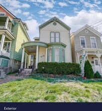 Building Photo - 418 Hoge St