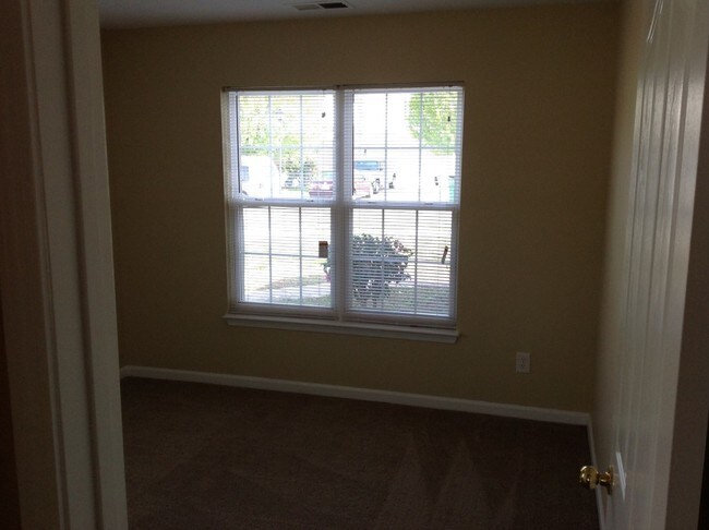 Building Photo - 5702 Wallace Cabin Dr