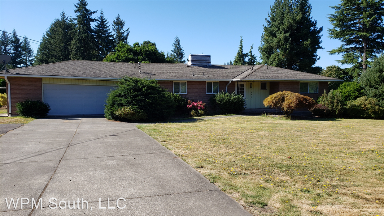 Foto principal - 3 br, 1 bath House - 10401 SE 211th St