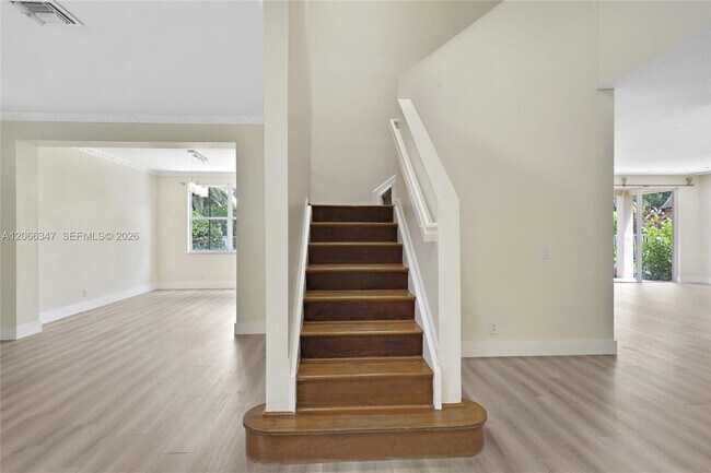 Foto del edificio - 4312 Laurel Ridge Cir