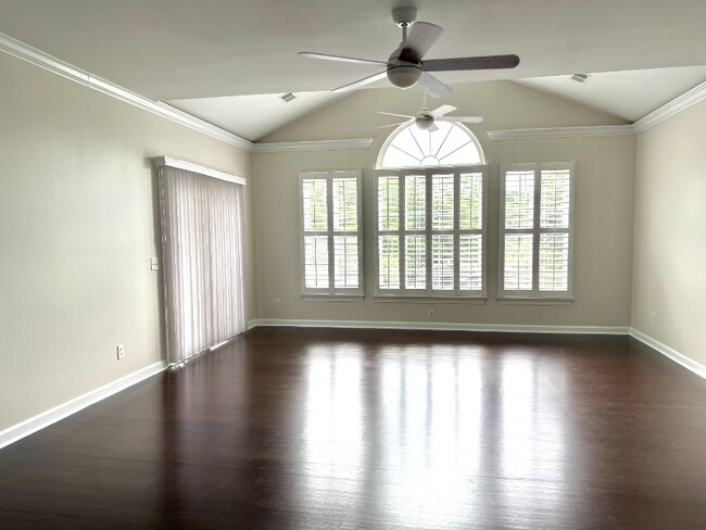 Foto del edificio - 1462 Wellbrooke Ln