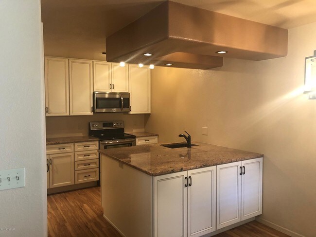 Foto del edificio - 5751 N Kolb Rd